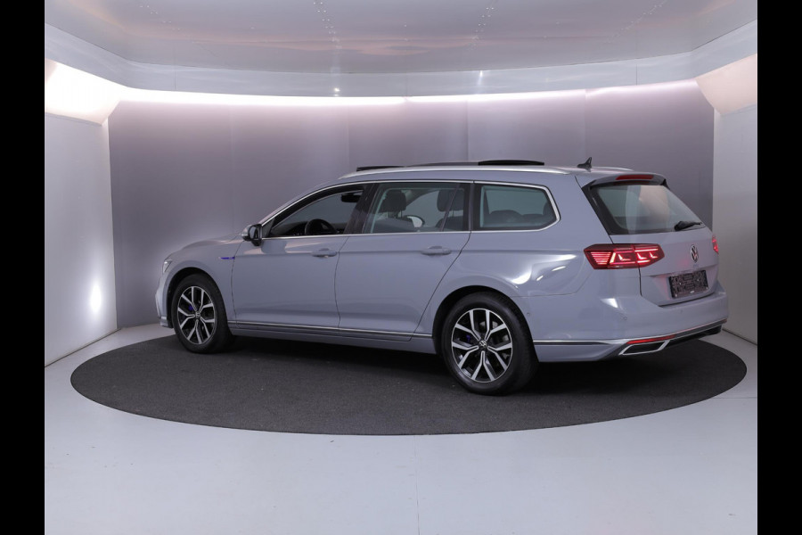 Volkswagen Passat Variant 1.4 TSI PHEV GTE Business 218 pk Automaat (DSG) | Navigatie | Panoramadak | Parkeersensoren (Park assist) | Rondomzicht camera | Stoelverwarming v/a |