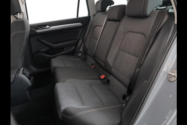 Volkswagen Passat Variant 1.4 TSI PHEV GTE Business 218 pk Automaat (DSG) | Navigatie | Panoramadak | Parkeersensoren (Park assist) | Rondomzicht camera | Stoelverwarming v/a |