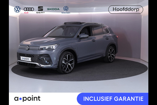 Volkswagen Tiguan 1.5 eHybrid R-Line Edition 272 pk Automaat (DSG) | Verlengde garantie | Navigatie | Panoramadak | Parkeersensoren (Park assist) | Rondomzicht camera | Stoelverwarming v/a | R-Line |