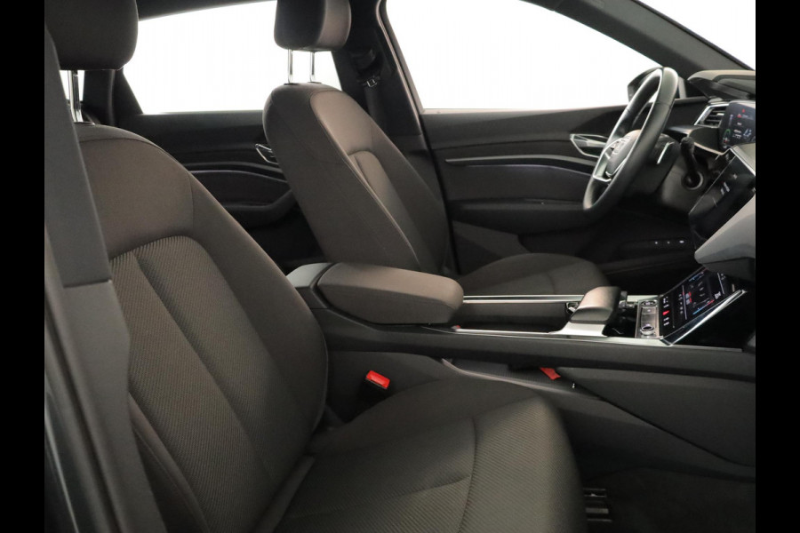 Audi e-tron 55 quattro Business edition 95 kWh 408pk | Elektrische verstelbare voorstoelen | Trekhaak| 21 inch lichtmetalen velgen |