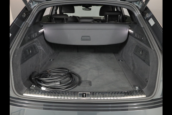 Audi e-tron 55 quattro Business edition 95 kWh 408pk | Elektrische verstelbare voorstoelen | Trekhaak| 21 inch lichtmetalen velgen |