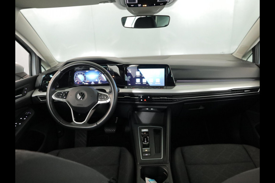 Volkswagen Golf 1.0 eTSI Life 110pk DSG | Camera| Navi| LM-velgen| Park-sensors| Keyless start