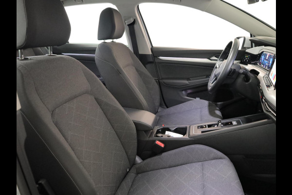 Volkswagen Golf 1.0 eTSI Life 110pk DSG | Camera| Navi| LM-velgen| Park-sensors| Keyless start