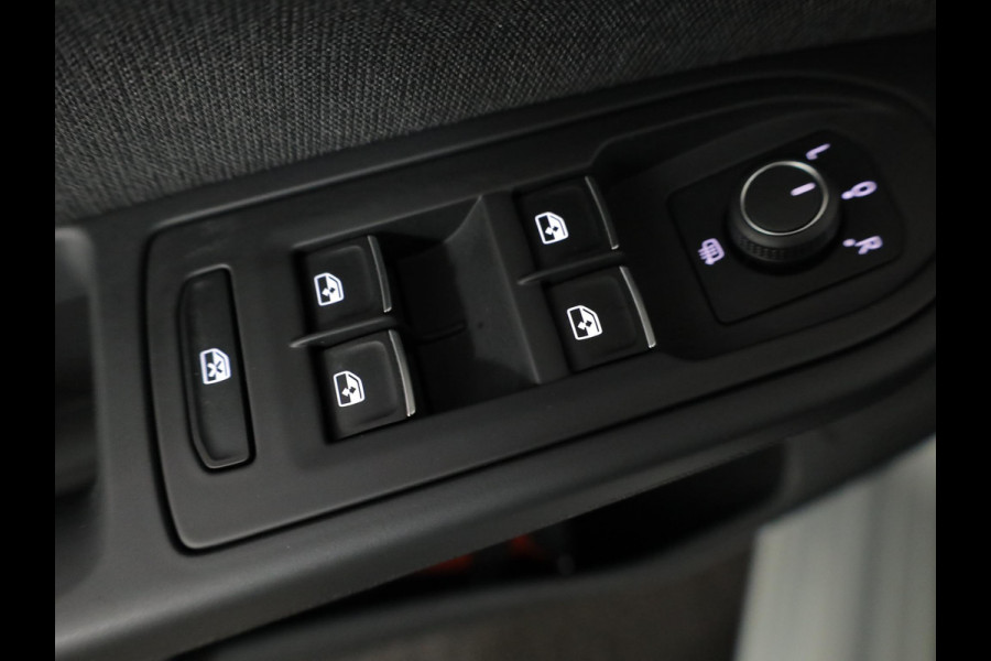 Volkswagen Golf 1.0 eTSI Life 110pk DSG | Camera| Navi| LM-velgen| Park-sensors| Keyless start