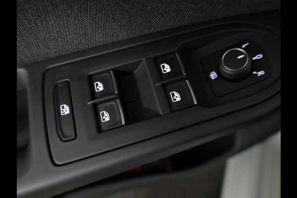 Volkswagen Golf 1.0 eTSI Life 110pk DSG | Camera| Navi| LM-velgen| Park-sensors| Keyless start