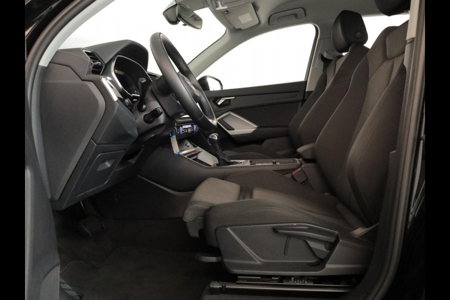Audi Q3 45 TFSI e Business Edition 245 pk S-tronic | SOH 92% | Navigatie | Parkeersensoren | Stoelverwarming | Lichtmetalen velgen 20" | Elektr. achterklep |