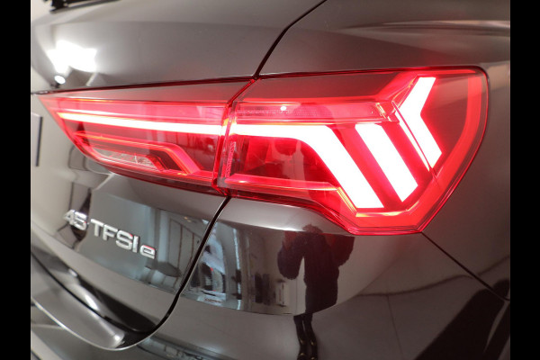 Audi Q3 45 TFSI e Business Edition 245 pk S-tronic | SOH 92% | Navigatie | Parkeersensoren | Stoelverwarming | Lichtmetalen velgen 20" | Elektr. achterklep |