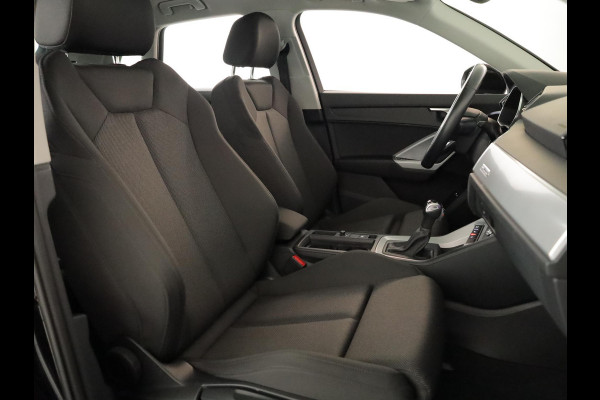 Audi Q3 45 TFSI e Business Edition 245 pk S-tronic | SOH 92% | Navigatie | Parkeersensoren | Stoelverwarming | Lichtmetalen velgen 20" | Elektr. achterklep |
