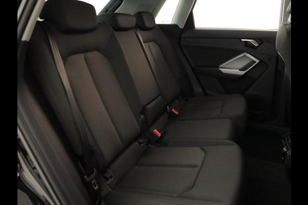 Audi Q3 45 TFSI e Business Edition 245 pk S-tronic | SOH 92% | Navigatie | Parkeersensoren | Stoelverwarming | Lichtmetalen velgen 20" | Elektr. achterklep |
