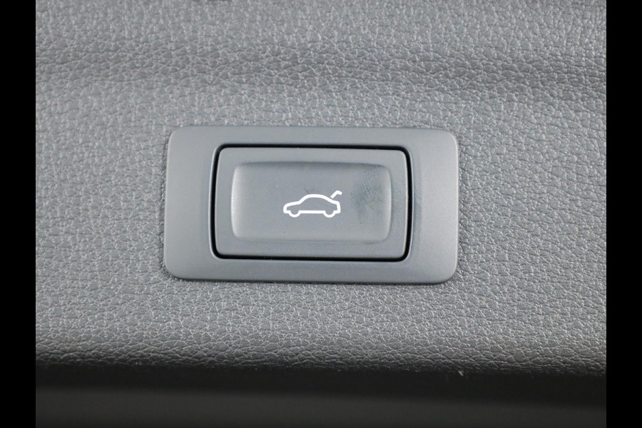 Audi Q3 45 TFSI e Business Edition 245 pk S-tronic | SOH 92% | Navigatie | Parkeersensoren | Stoelverwarming | Lichtmetalen velgen 20" | Elektr. achterklep |