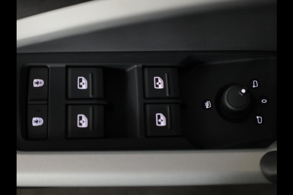 Audi Q3 45 TFSI e Business Edition 245 pk S-tronic | SOH 92% | Navigatie | Parkeersensoren | Stoelverwarming | Lichtmetalen velgen 20" | Elektr. achterklep |