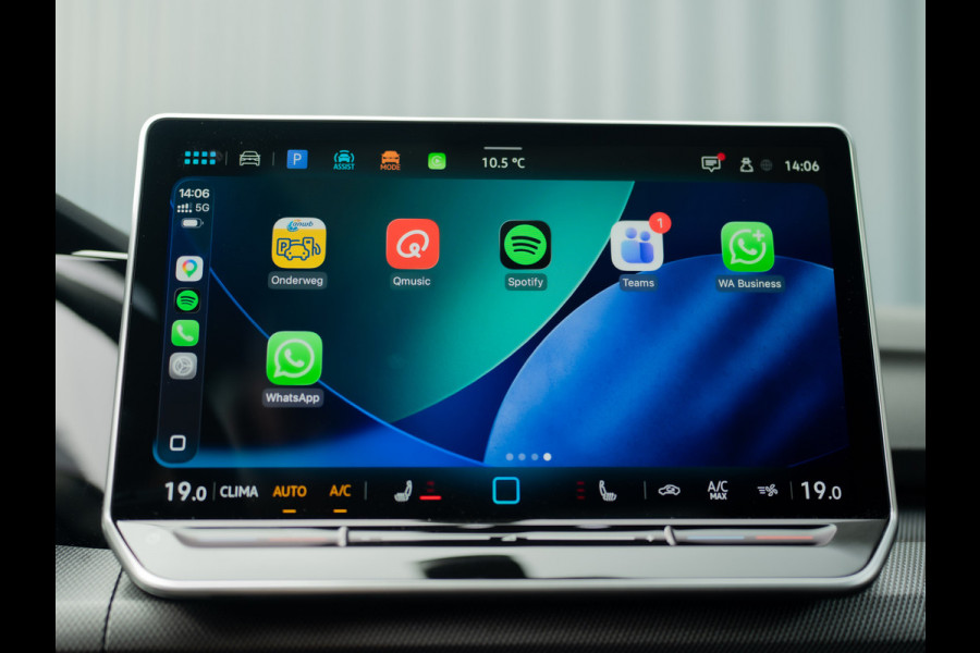 Volkswagen Golf 1.5 eTSI R-Line Edition | Panodak | IQ Light | Trekhaak wegkl. | Harman/Kardon | Head Up | Prijs Rijklaar!!