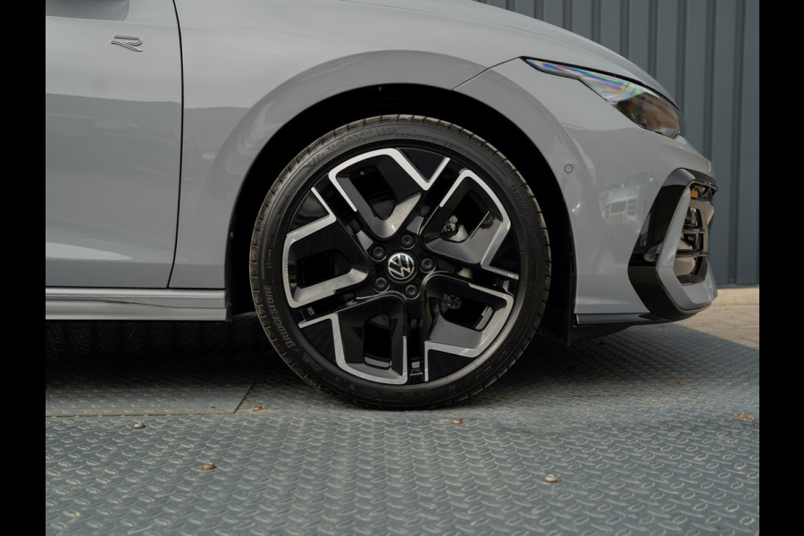 Volkswagen Golf 1.5 eTSI R-Line Edition | Panodak | IQ Light | Trekhaak wegkl. | Harman/Kardon | Head Up | Prijs Rijklaar!!