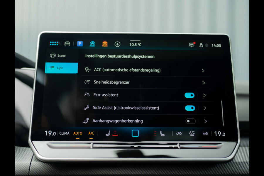 Volkswagen Golf 1.5 eTSI R-Line Edition | Panodak | IQ Light | Trekhaak wegkl. | Harman/Kardon | Head Up | Prijs Rijklaar!!