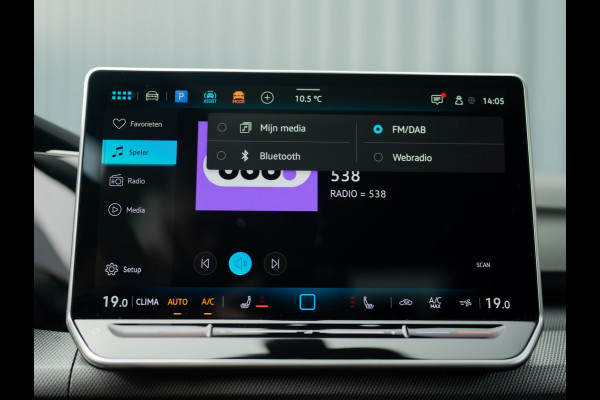 Volkswagen Golf 1.5 eTSI R-Line Edition | Panodak | IQ Light | Trekhaak wegkl. | Harman/Kardon | Head Up | Prijs Rijklaar!!