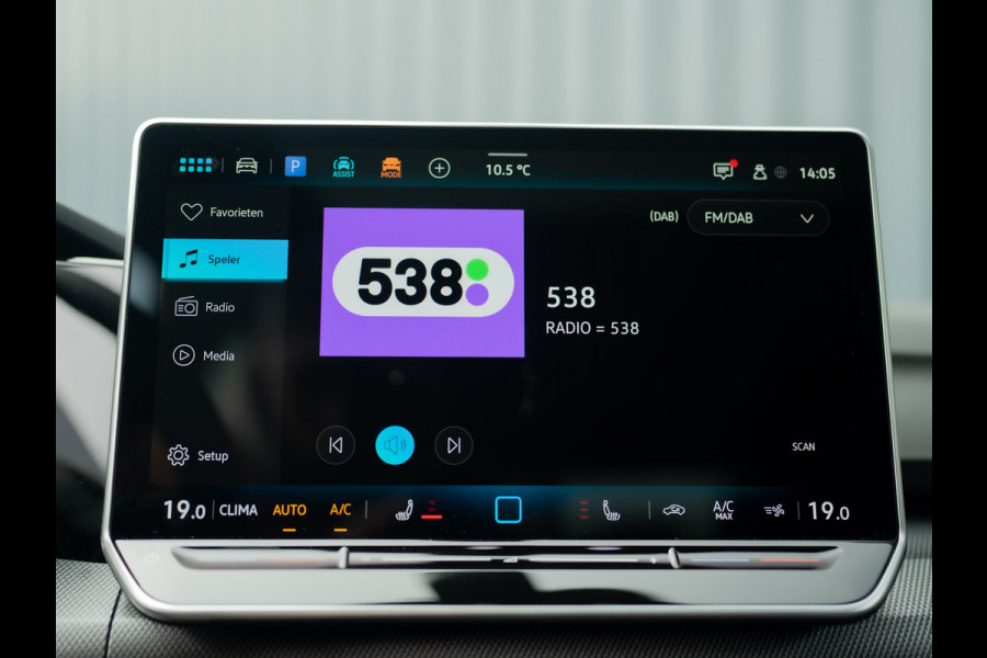 Volkswagen Golf 1.5 eTSI R-Line Edition | Panodak | IQ Light | Trekhaak wegkl. | Harman/Kardon | Head Up | Prijs Rijklaar!!