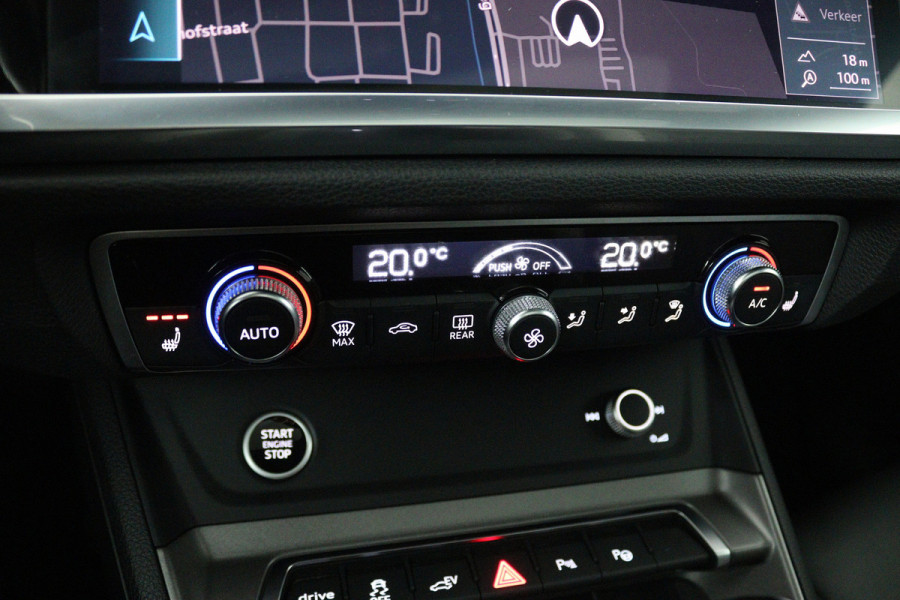 Audi Q3 Sportback 45 TFSI e S Edition (PANORAMADAK, TREKHAAK, LANE-ASSIST, CAMERA, STOELVERWARMING, ELEKTR STOELEN)