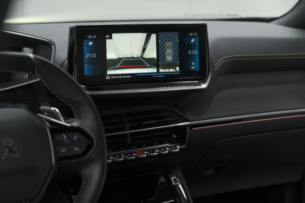 Peugeot 2008 PureTech 130 EAT8 GT | Camera | Dodehoekdetectie | Apple Carplay | Pack Winter