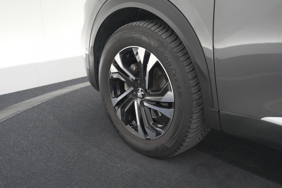 Peugeot 2008 PureTech 130 EAT8 GT | Camera | Dodehoekdetectie | Apple Carplay | Pack Winter