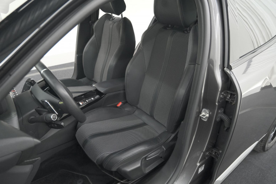 Peugeot 2008 PureTech 130 EAT8 GT | Camera | Dodehoekdetectie | Apple Carplay | Pack Winter