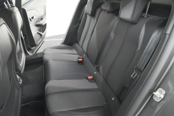 Peugeot 2008 PureTech 130 EAT8 GT | Camera | Dodehoekdetectie | Apple Carplay | Pack Winter