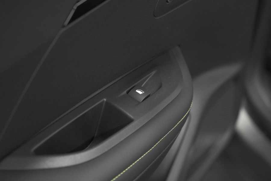 Peugeot 2008 PureTech 130 EAT8 GT | Camera | Dodehoekdetectie | Apple Carplay | Pack Winter