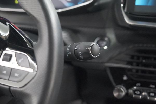 Peugeot 2008 PureTech 130 EAT8 GT | Camera | Dodehoekdetectie | Apple Carplay | Pack Winter