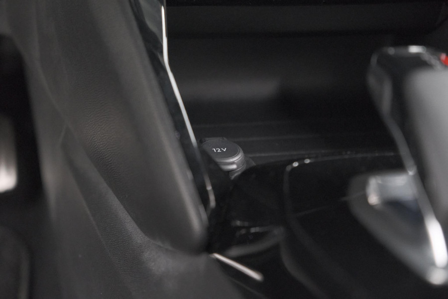 Peugeot 2008 PureTech 130 EAT8 GT | Camera | Dodehoekdetectie | Apple Carplay | Pack Winter