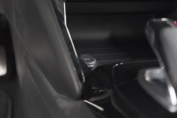 Peugeot 2008 PureTech 130 EAT8 GT | Camera | Dodehoekdetectie | Apple Carplay | Pack Winter