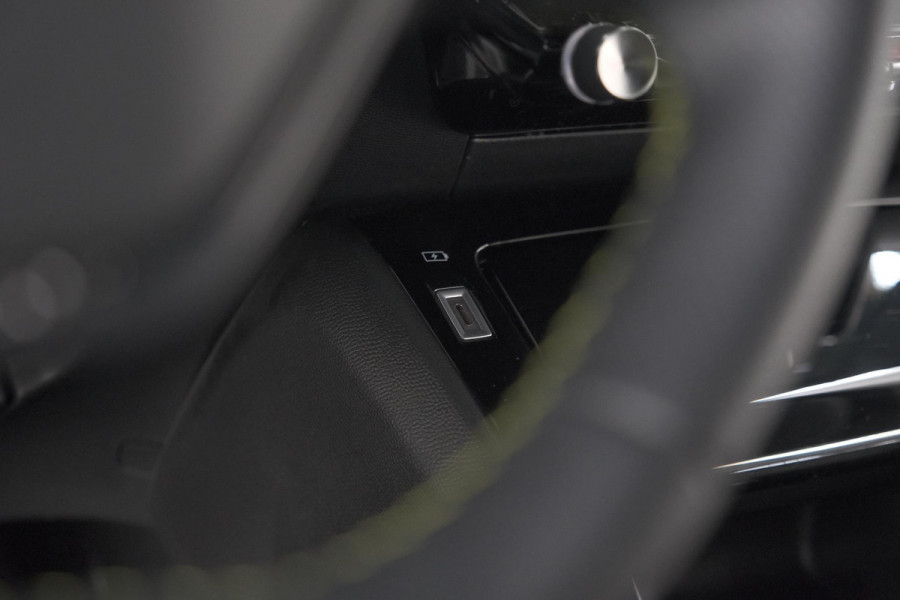 Peugeot 2008 PureTech 130 EAT8 GT | Camera | Dodehoekdetectie | Apple Carplay | Pack Winter