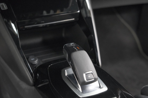 Peugeot 2008 PureTech 130 EAT8 GT | Camera | Dodehoekdetectie | Apple Carplay | Pack Winter