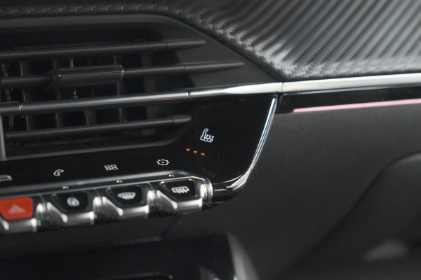 Peugeot 2008 PureTech 130 EAT8 GT | Camera | Dodehoekdetectie | Apple Carplay | Pack Winter