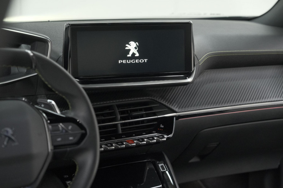 Peugeot 2008 PureTech 130 EAT8 GT | Camera | Dodehoekdetectie | Apple Carplay | Pack Winter