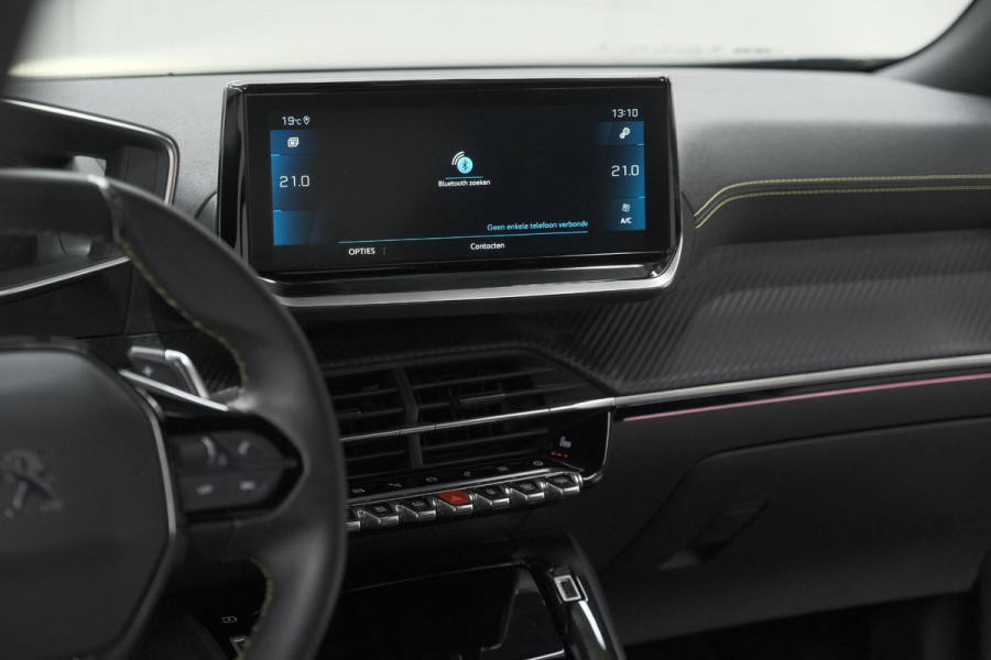 Peugeot 2008 PureTech 130 EAT8 GT | Camera | Dodehoekdetectie | Apple Carplay | Pack Winter