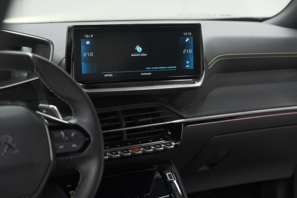 Peugeot 2008 PureTech 130 EAT8 GT | Camera | Dodehoekdetectie | Apple Carplay | Pack Winter