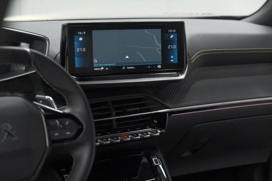 Peugeot 2008 PureTech 130 EAT8 GT | Camera | Dodehoekdetectie | Apple Carplay | Pack Winter