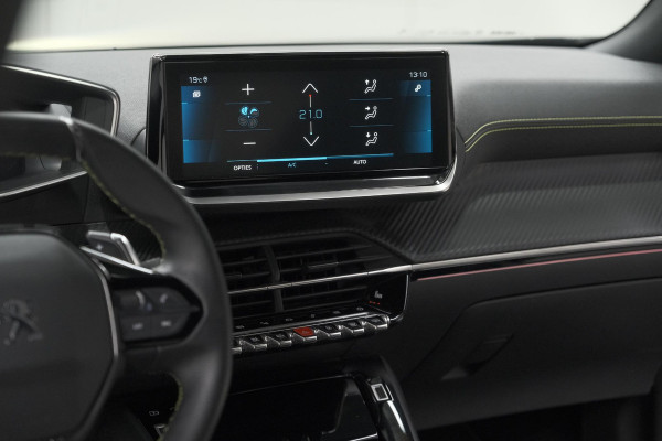 Peugeot 2008 PureTech 130 EAT8 GT | Camera | Dodehoekdetectie | Apple Carplay | Pack Winter
