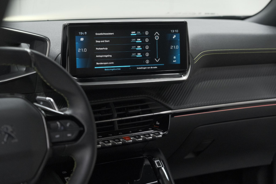 Peugeot 2008 PureTech 130 EAT8 GT | Camera | Dodehoekdetectie | Apple Carplay | Pack Winter