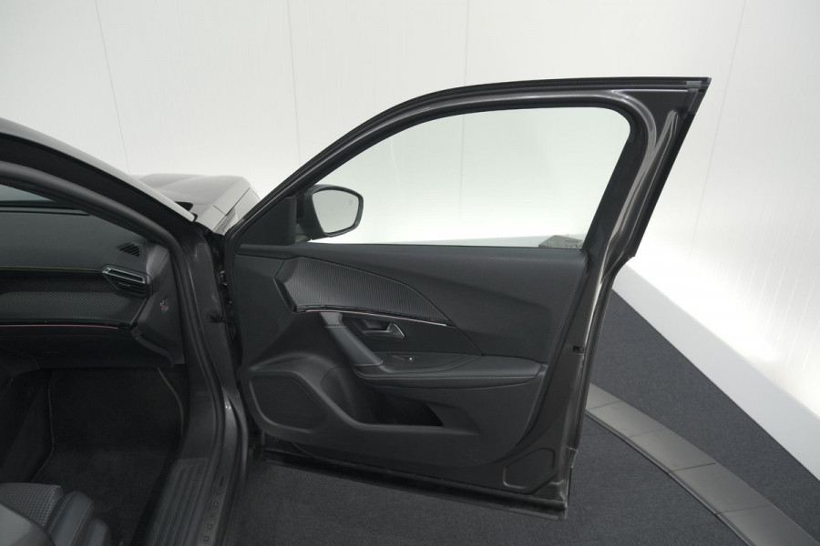 Peugeot 2008 PureTech 130 EAT8 GT | Camera | Dodehoekdetectie | Apple Carplay | Pack Winter