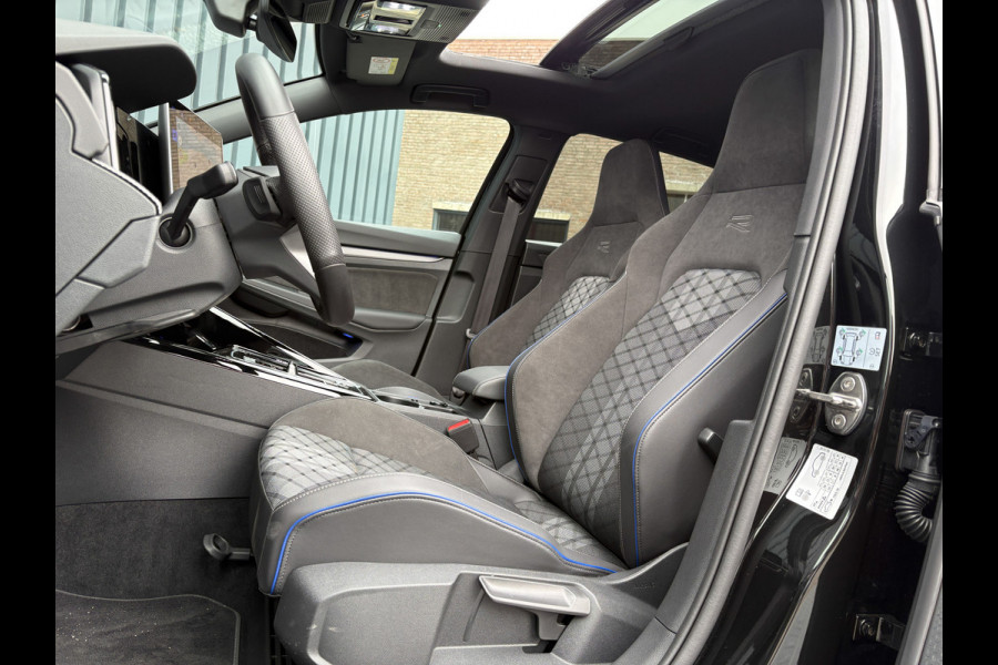 Volkswagen Golf 1.5 eTSI R-Line Edition | Panodak | IQ Light | Trekhaak wegkl. | Harman/Kardon | Head Up | Prijs Rijklaar!!