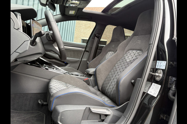 Volkswagen Golf 1.5 eTSI R-Line Edition | Panodak | IQ Light | Trekhaak wegkl. | Harman/Kardon | Head Up | Prijs Rijklaar!!