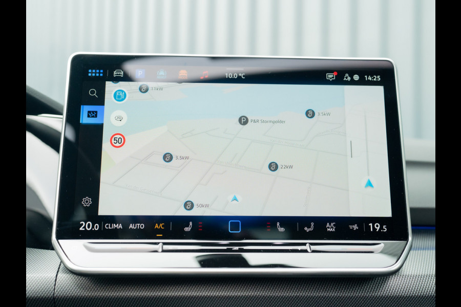 Volkswagen Golf 1.5 eTSI R-Line Edition | Panodak | IQ Light | Trekhaak wegkl. | Harman/Kardon | Head Up | Prijs Rijklaar!!