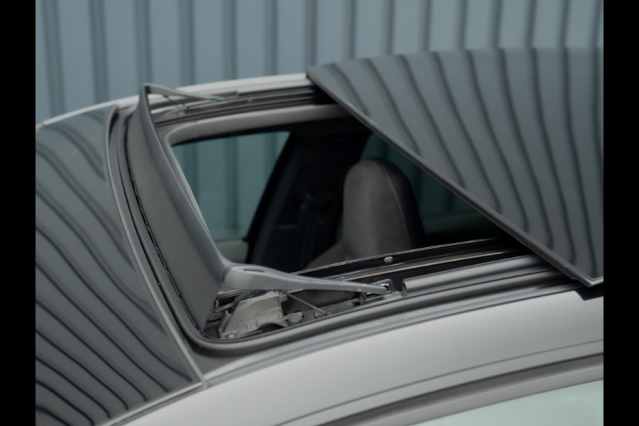 Volkswagen Golf 1.5 eTSI R-Line Edition | Panodak | IQ Light | Trekhaak wegkl. | Harman/Kardon | Head Up | Prijs Rijklaar!!