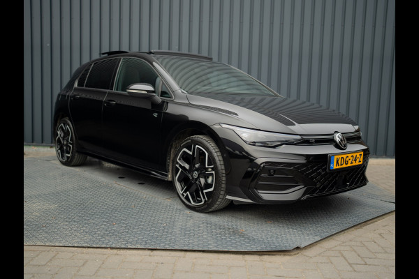 Volkswagen Golf 1.5 eTSI R-Line Edition | Panodak | IQ Light | Trekhaak wegkl. | Harman/Kardon | Head Up | Prijs Rijklaar!!