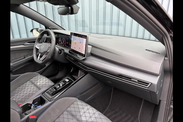 Volkswagen Golf 1.5 eTSI R-Line Edition | Panodak | IQ Light | Trekhaak wegkl. | Harman/Kardon | Head Up | Prijs Rijklaar!!
