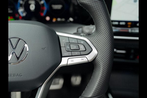 Volkswagen Golf 1.5 eTSI R-Line Edition | Panodak | IQ Light | Trekhaak wegkl. | Harman/Kardon | Head Up | Prijs Rijklaar!!
