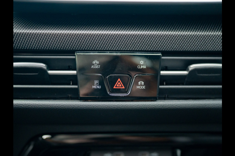 Volkswagen Golf 1.5 eTSI R-Line Edition | Panodak | IQ Light | Trekhaak wegkl. | Harman/Kardon | Head Up | Prijs Rijklaar!!