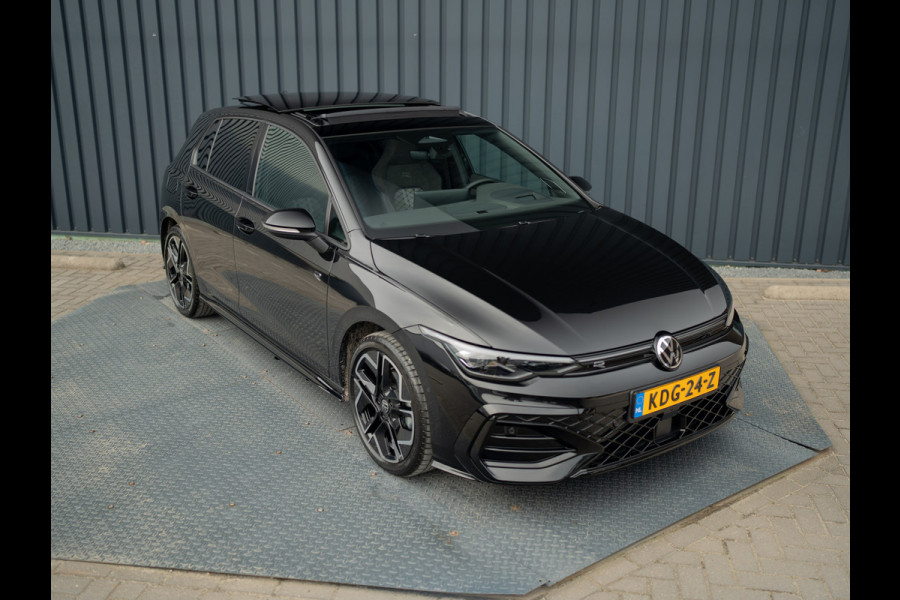 Volkswagen Golf 1.5 eTSI R-Line Edition | Panodak | IQ Light | Trekhaak wegkl. | Harman/Kardon | Head Up | Prijs Rijklaar!!