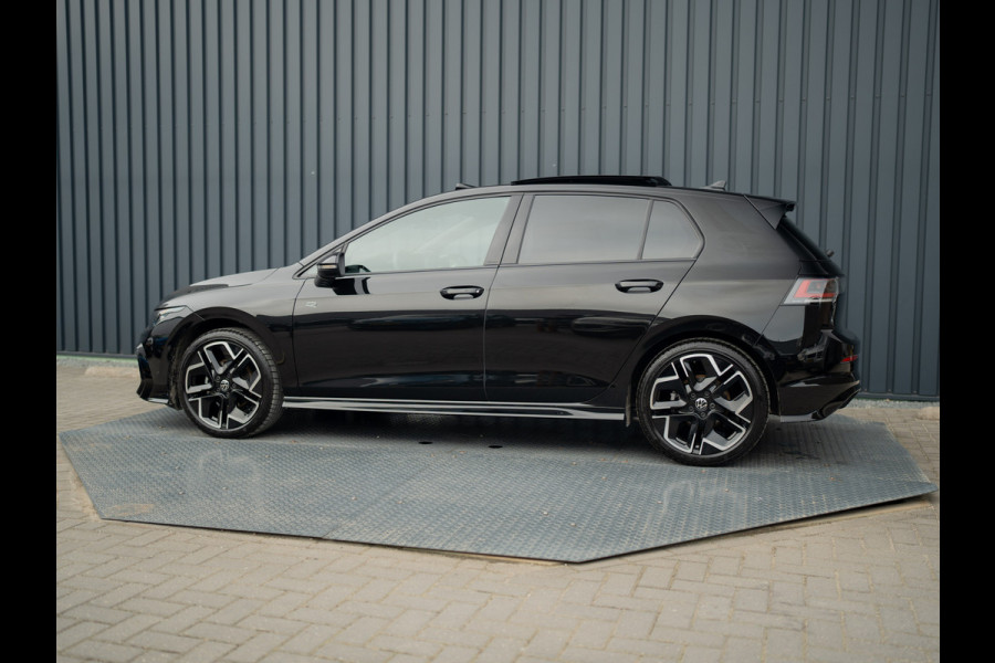 Volkswagen Golf 1.5 eTSI R-Line Edition | Panodak | IQ Light | Trekhaak wegkl. | Harman/Kardon | Head Up | Prijs Rijklaar!!
