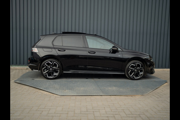 Volkswagen Golf 1.5 eTSI R-Line Edition | Panodak | IQ Light | Trekhaak wegkl. | Harman/Kardon | Head Up | Prijs Rijklaar!!